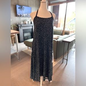 The Undress- change clothes outside without getting naked